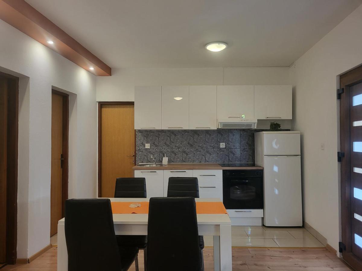 Apartments Lola Biograd Na Moru Eksteriør bilde