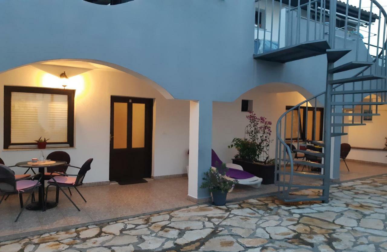 Apartments Lola Biograd Na Moru Eksteriør bilde