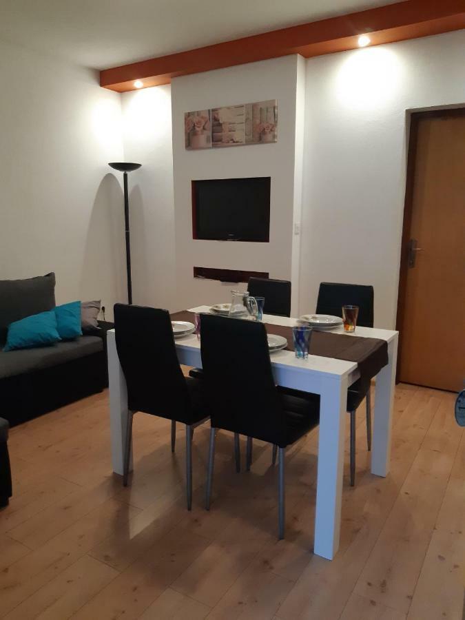 Apartments Lola Biograd Na Moru Eksteriør bilde