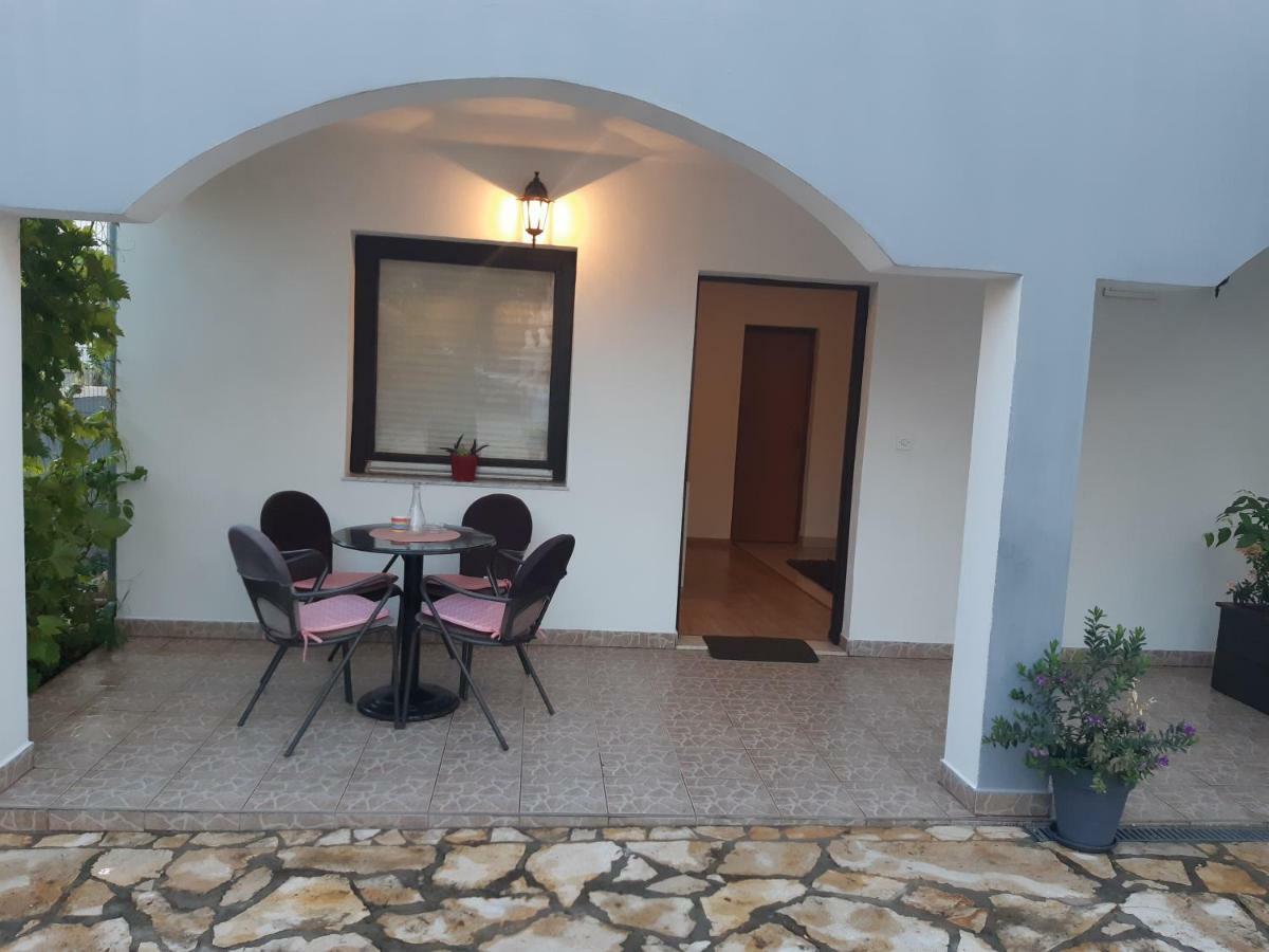 Apartments Lola Biograd Na Moru Eksteriør bilde